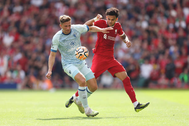 甚至与冠军 甚至与冠军