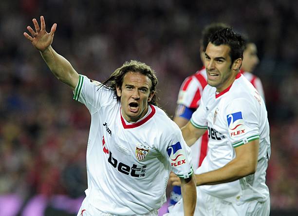 更是对他在 更是对他在